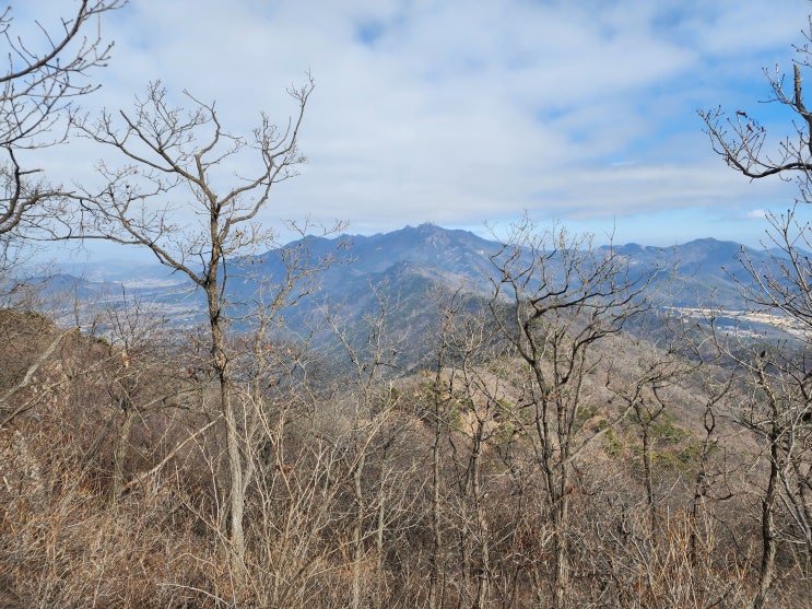 충남 계룡 가볼만한 곳 향적산 계룡산의 멋진 뷰와 함께하는 등산코스 산행 충남 계룡 가볼만한 곳 향적산 계룡산의 멋진 뷰와 함께하는 등산코스 산행
