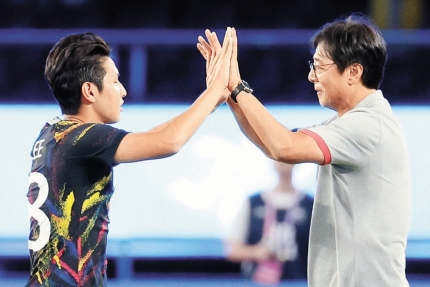 '하극상 <b>논란</b>' <b>이강인</b>, 대표팀 <b>발탁</b>…손흥민과 태국전 출격