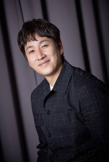 <b>이선균</b>, 아카데미 시상식에서 만났다…‘기생충’ 인연 잊지 않아