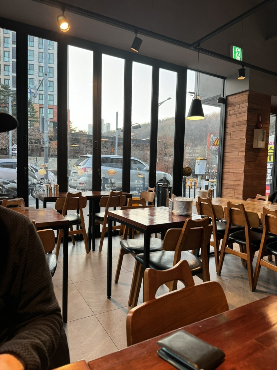 교촌치킨 동천1호점 사진 1