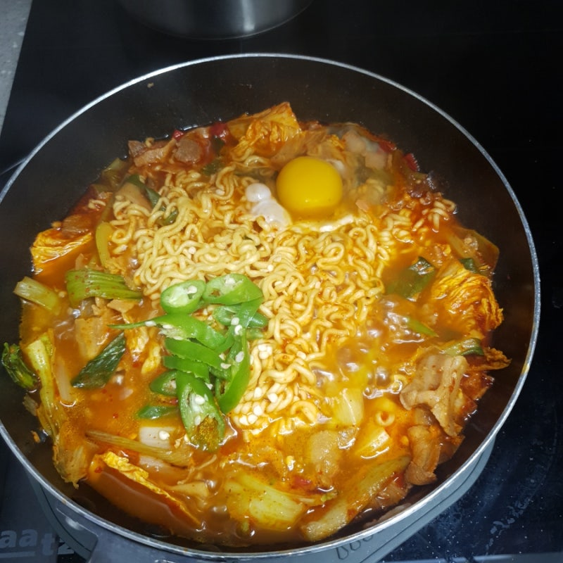 신라면 더레드 얼큰하게 끓여먹기 짬뽕라면 레시피