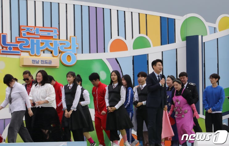"잘 한 것 같지도 않다" 김신영 후임 MC <b>남희석</b>, <b>전국노래자랑</b>... 