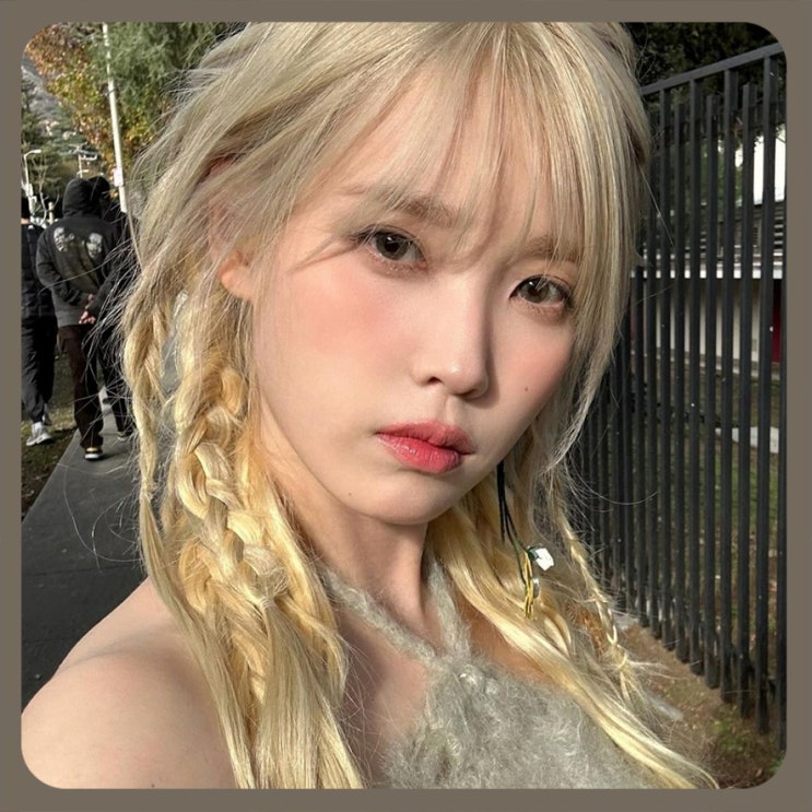 아이유 <b>콘서트</b> 역대급 조회수 <b>앙코르</b> 상암 월드컵경기장... 