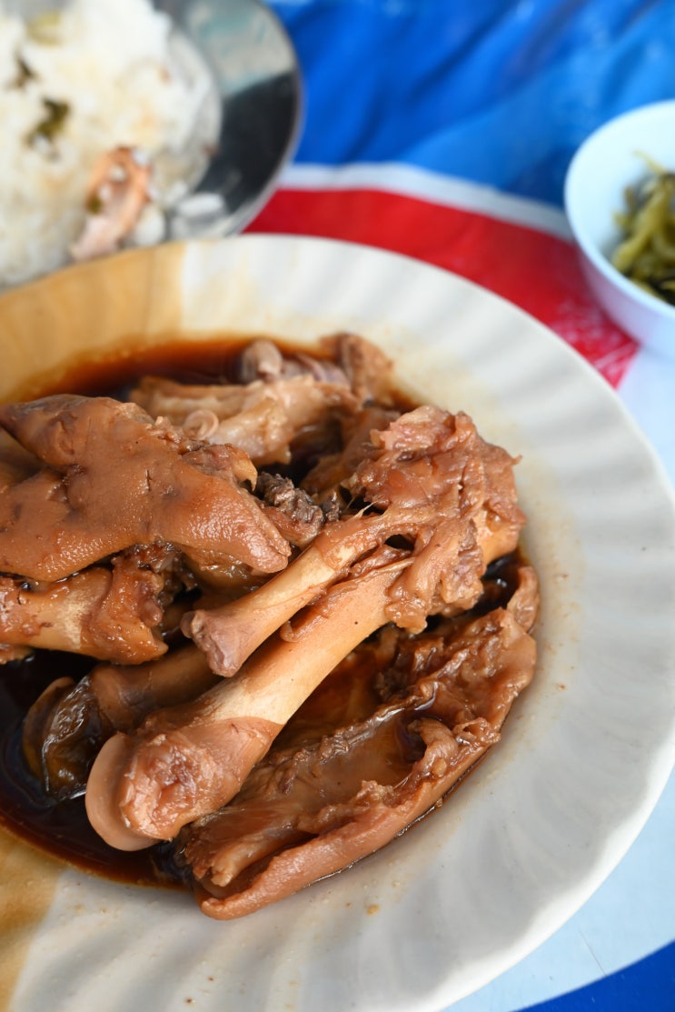 방콕 로컬 족발덮밥 (카오카무) 맛집 Jae Phon Lang Lerdsin 후기