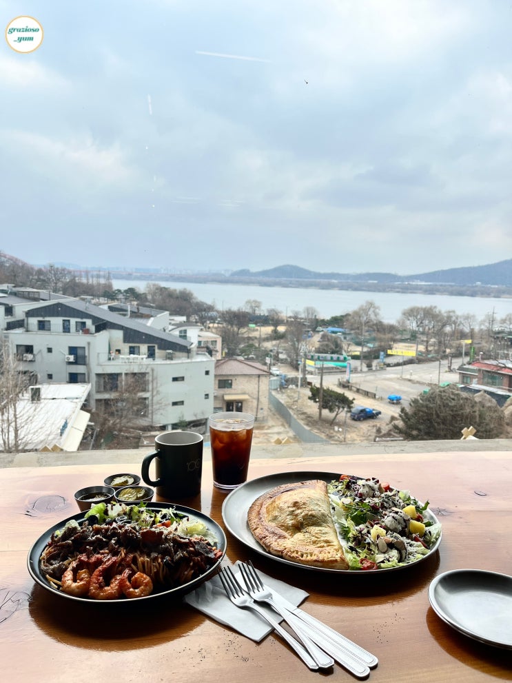 일산브런치 한강뷰카페 텐나인* 치즈가득 깔조네와 불고기파스타 커피/ 고양 행주산성맛집 피자 일산브런치 한강뷰카페 텐나인* 치즈가득 깔조네와 불고기파스타 커피/ 고양 행주산성맛집 피자