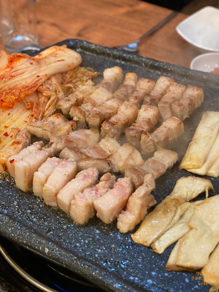  충무로역 계란말이서비스 김치삼겹살맛집 " 고냉지 "