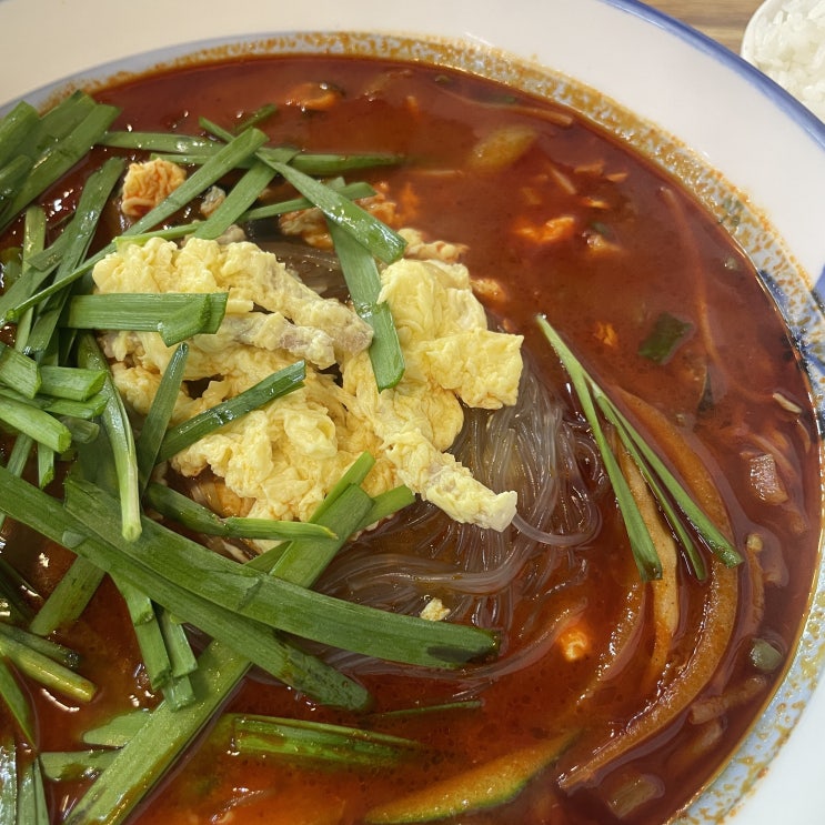  원주 뚝배기 짬뽕 :: 진한 국물에 푸짐한 해산물이 가득한 짬뽕 맛집