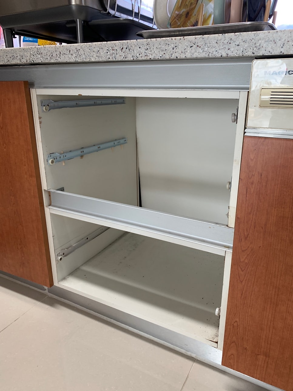 싱크대서랍장레일고장으로맞춤제작