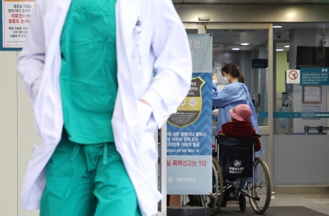 [의료대란] <b>의대</b> <b>교수</b>마저 떠나면?