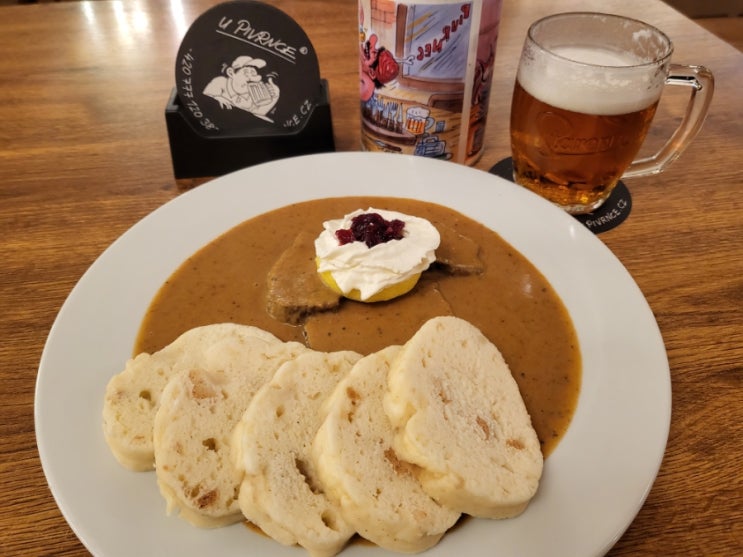  [U Pivrnce] 프라하 카를교 근처 스비치코바 맛집