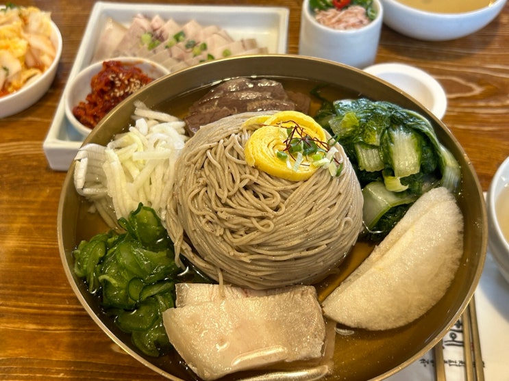  다시마식초와 곁들여 먹는 100% 순메밀면 서관면옥 평양냉면