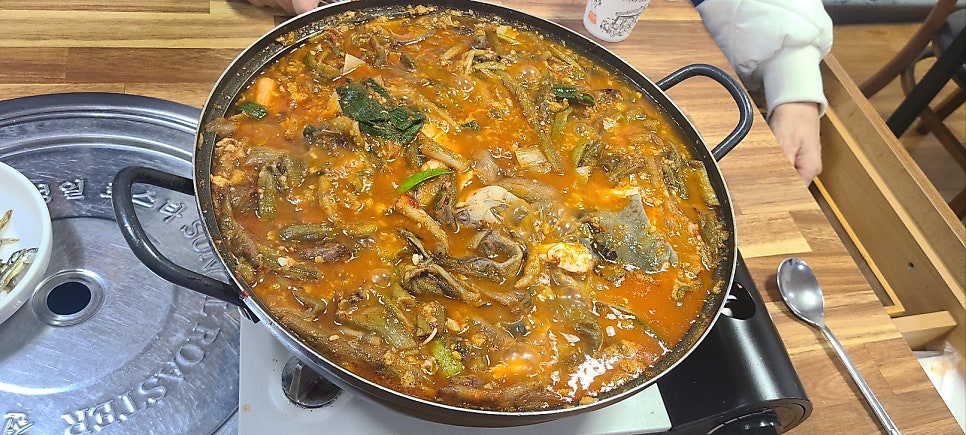 군위거매메기매운탕 대명점 사진 4