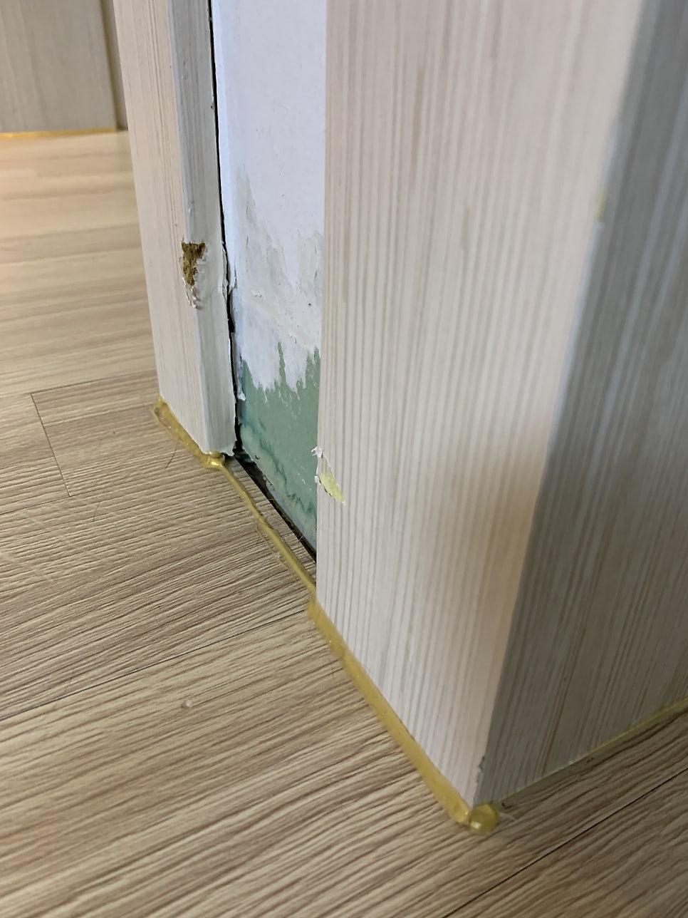 걸레받이 몰딩 복원후 시트지 작업 잘하는 곳