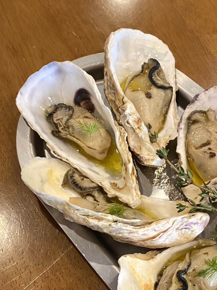  연희동 꿀대구와 훈제굴이 맛있는 해산물 브런치 다이닝바, 씨케이브