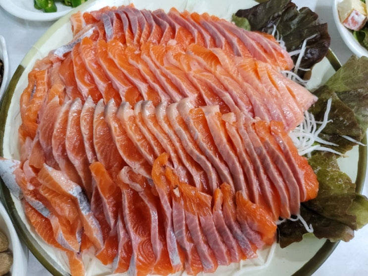  찰진 송어회와 시래기 참게매운탕이 특별한 섬진강 맛집여행, 전라도맛집 곡성맛집 용궁산장