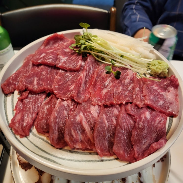  고잔동육사시미 맛집 / 육회연어맛에문어지다