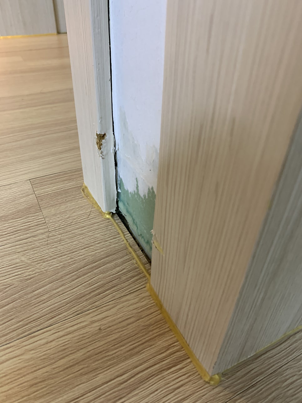 걸레받이 몰딩 복원후 시트지 작업 잘하는 곳