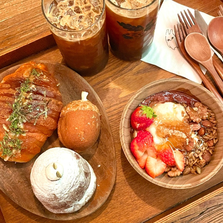  도토리가든 안국 :: 리얼 벌집 요거트볼과  귀여운 도토리 마들렌이 있는곳