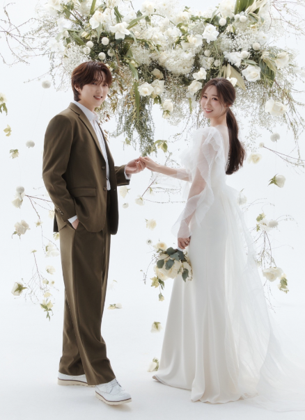 포레스텔라 멤버 강형호결혼, 기상캐스터 정민경과 4월에 연애끝에 찾아온 결혼소식 !