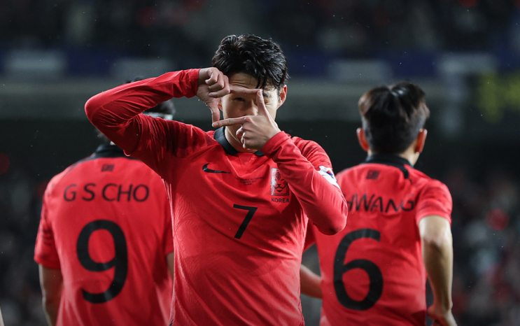 황선홍호 한국 축구대표팀에 팬들의 변함없는 기대: 보이콧 논란에도 북중미 월드컵 예선 태국전 전석 매진 황선홍호 한국 축구대표팀에 팬들의 변함없는 기대: 보이콧 논란에도 북중미 월드컵 예선 태국전 전석 매진