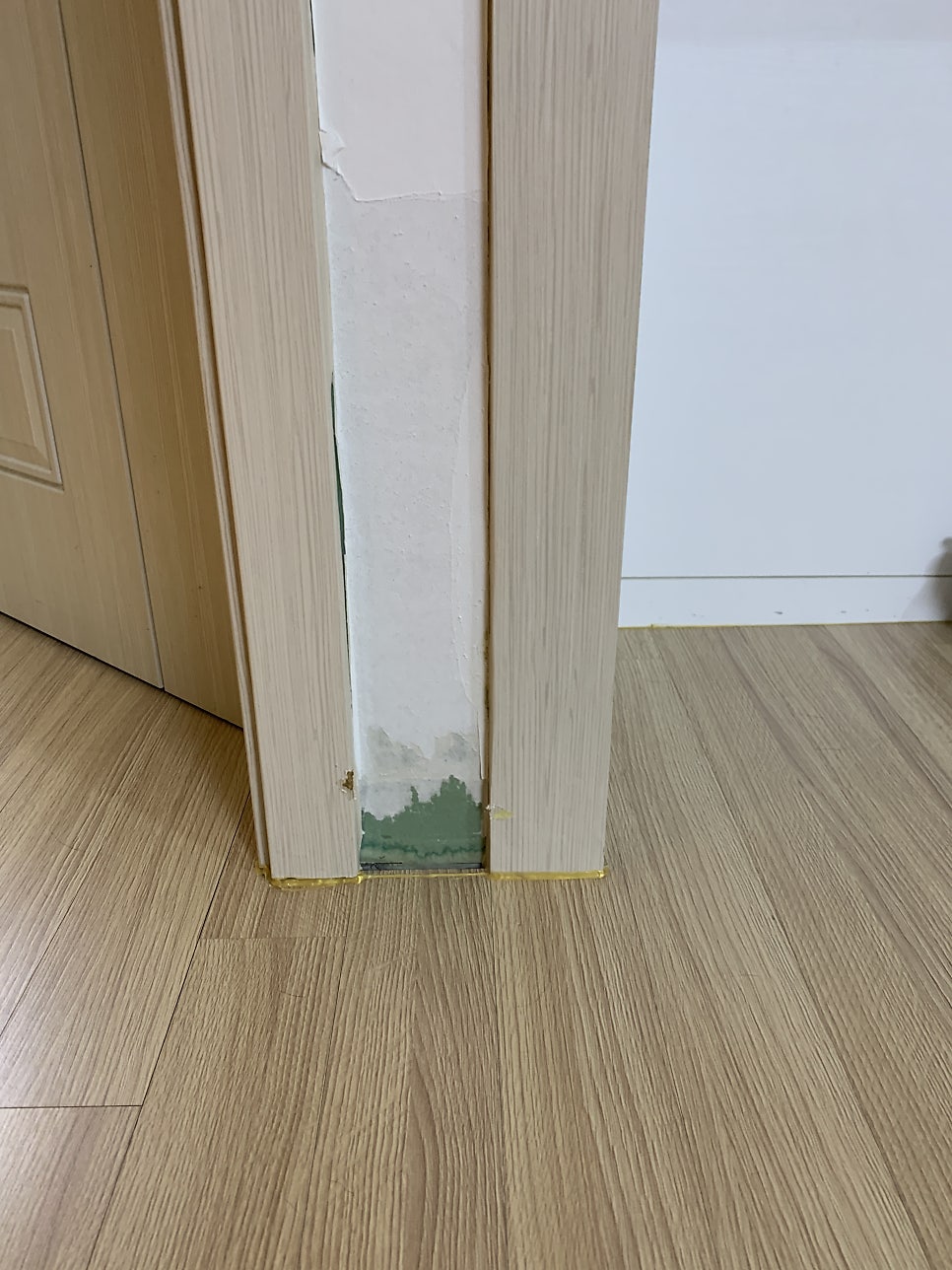 걸레받이 몰딩 복원후 시트지 작업 잘하는 곳