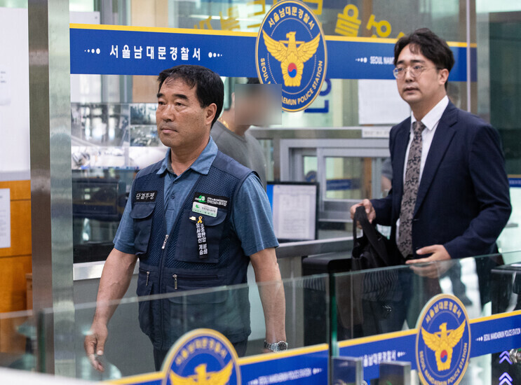 <b>박명하 의협</b> 출석, <b>경찰</b> 수사를 받는 의사들