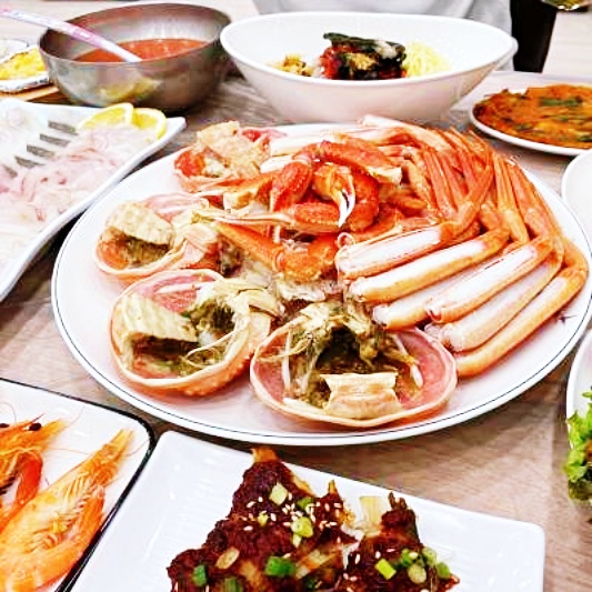  생생정보에서 소개한 포항 죽도시장 동남회식당 맛집 '물회 모듬회 ''대게' 탐방코너 후기