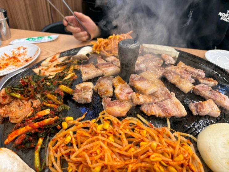  파김치가 예술인 구리삼겹살 맛집(feat. 싹쓰리 솥뚜껑 김치삼겹살 구리수택점)