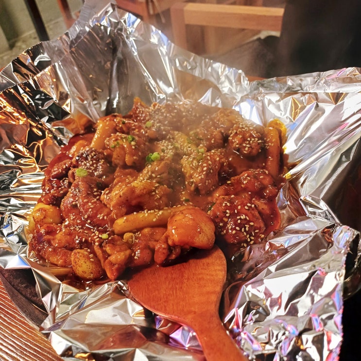  왕십리 맛집: 매콤달달 숯불치킨 왕초바베큐 왕십리닭발 / 왕십리치킨/ 성동구청맛집 / 왕십리역치킨 / 한양대치킨