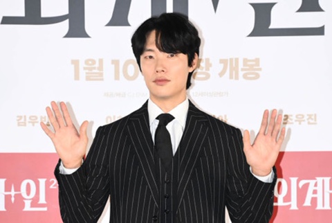 헤어지고 <b>한소희</b>와 만나"열애 인정 그리고 <b>법적</b>대응 [공식입장]