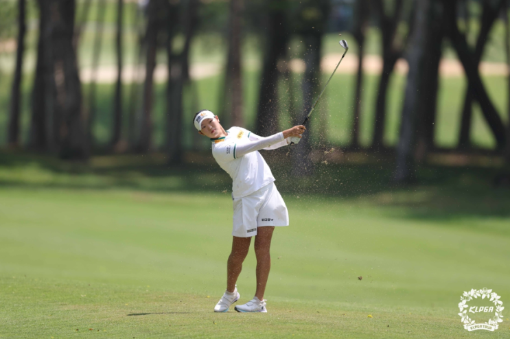 KLPGA <b>블루캐니언</b> 레이디스... 결과 방신실 단독 <b>선두</b> 리더보드