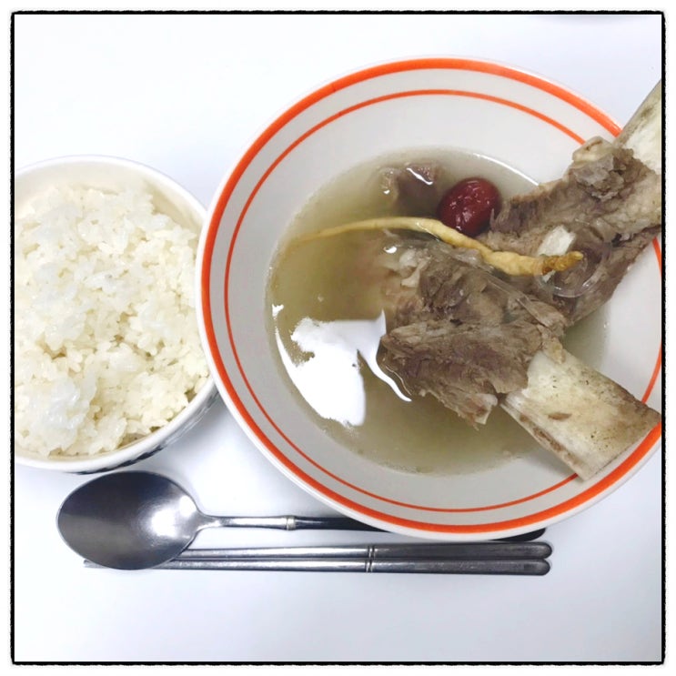 성원왕갈비탕 갈빗대가 통으로 들어있는 갈비탕밀키트 리뷰 성원왕갈비탕 갈빗대가 통으로 들어있는 갈비탕밀키트 리뷰