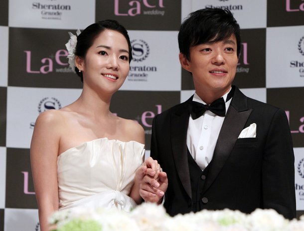 이범수 이윤진 결혼 14년 만에 파경 왜 이혼 조정 중 이범수 이윤진 결혼 14년 만에 파경 왜 이혼 조정 중