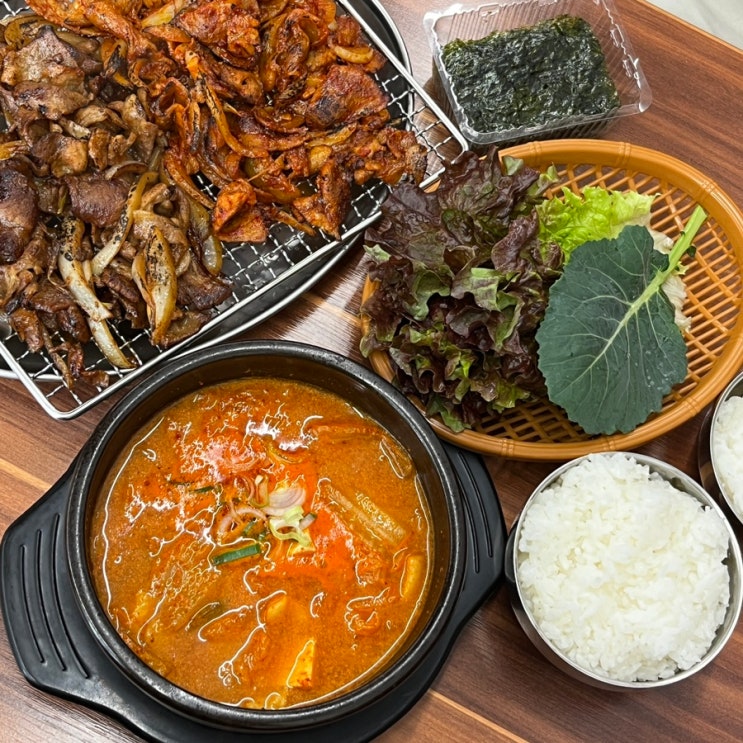  신림역 한식 맛집 추천 송씨제육