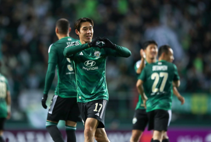 송민규 황선홍호 탑승, 한국 축구 기대주: 엄원상 발목 부상 낙마 송민규 황선홍호 탑승, 한국 축구 기대주: 엄원상 발목 부상 낙마