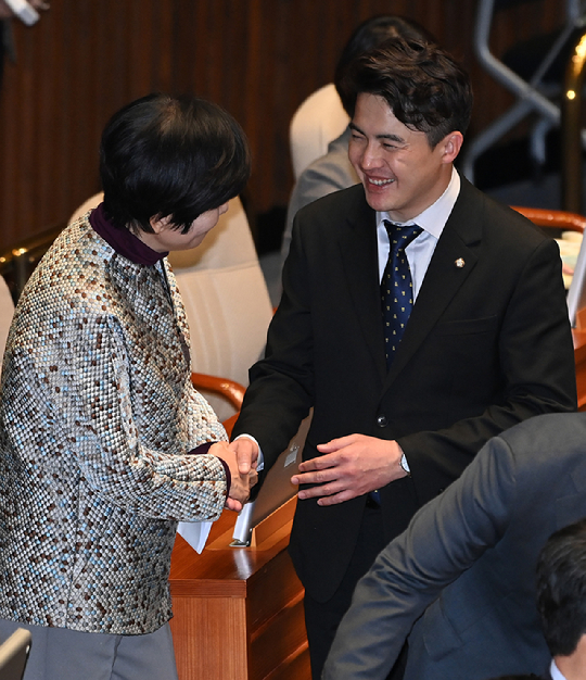 <b>오영환</b> 민주당 탈당…설훈과 17일 새로운미래 입당