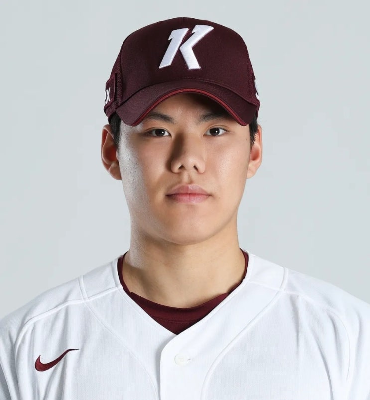키움 김윤하 연봉 프로필 <b>박찬호 조카</b>