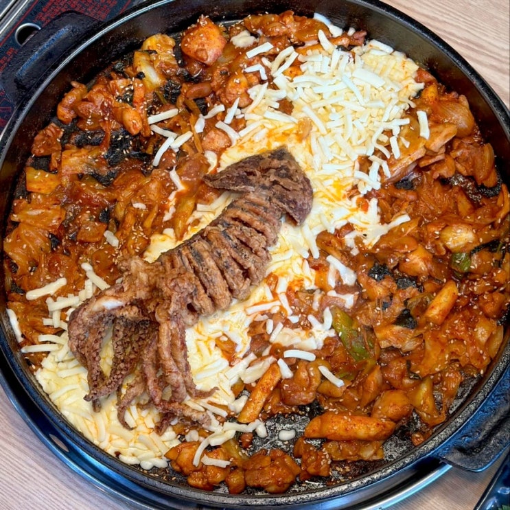 부평시장역:: 가족외식하기 좋은 홍춘천닭갈비 (ft.놀이방) 부평시장역:: 가족외식하기 좋은 홍춘천닭갈비 (ft.놀이방)