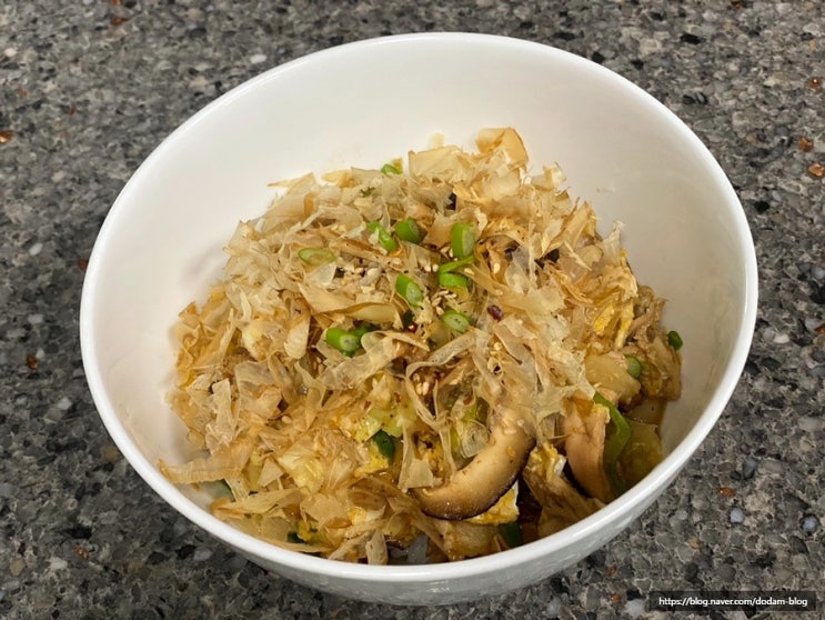 초간단 일본식 닭고기덮밥 (남은 치킨으로 만드는 한 그릇 요리)