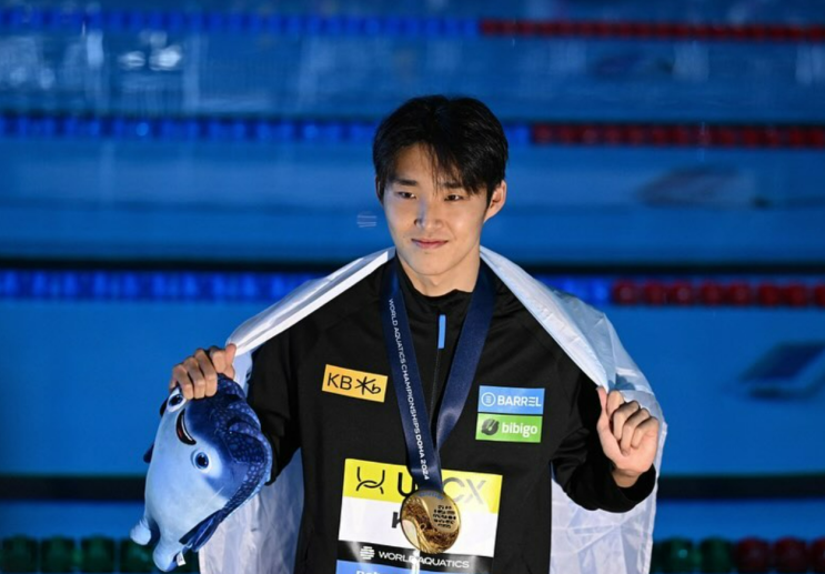 <b>수영</b>선수 <b>김우민</b> 프로필 키 나이 고향 학력 기록 윙스판 가족 부모