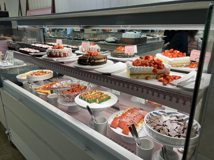  은평구 맛집 애슐리퀸즈 롯데몰 은평점 가격 웨이팅 딸기축제
