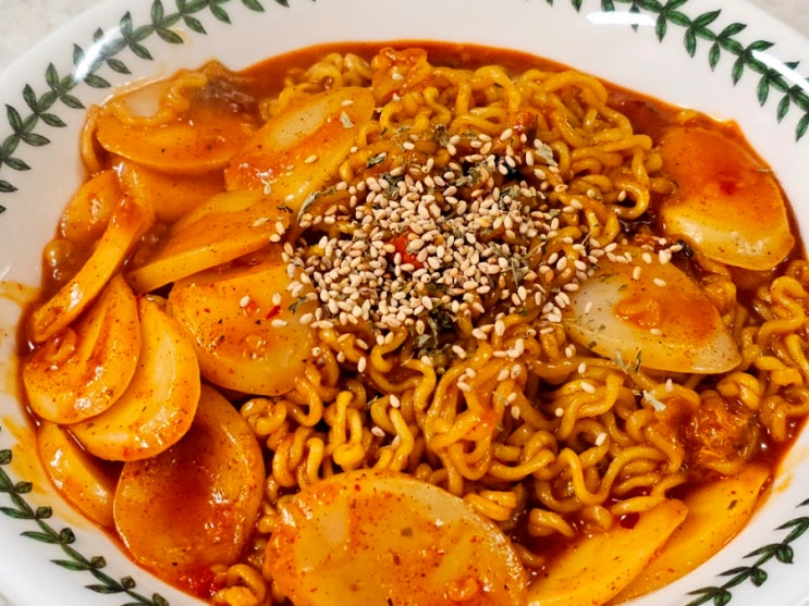  신라면 떡국떡 떡볶이 라볶이 황금레시피 맛있게 끓이는법