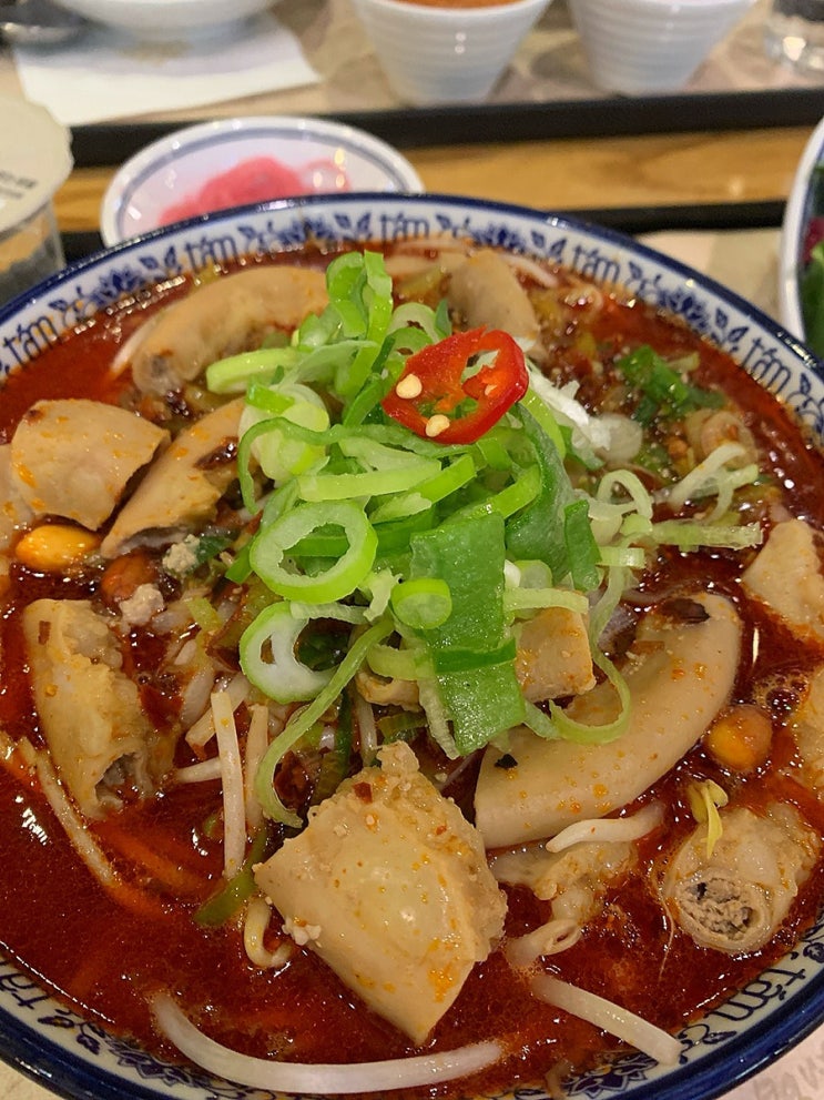  압구정 갤러리아 고메494 땀땀 추천메뉴 쌀국수 쪽갈비 줄서기식당 맛집