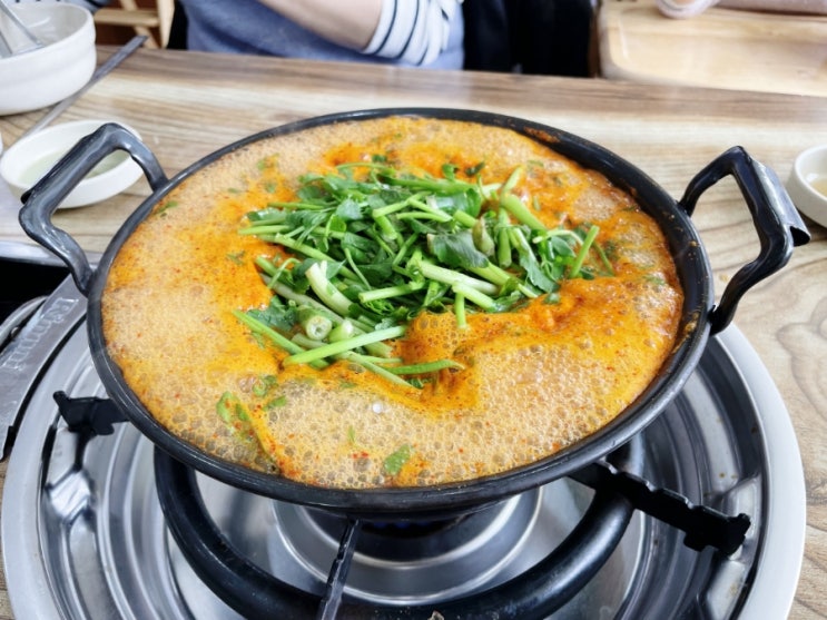  등촌샤브칼국수 안중점에서 쫄깃한 면의 매력, 샤브샤브와 칼국수의 완벽한 조화를 찾다.