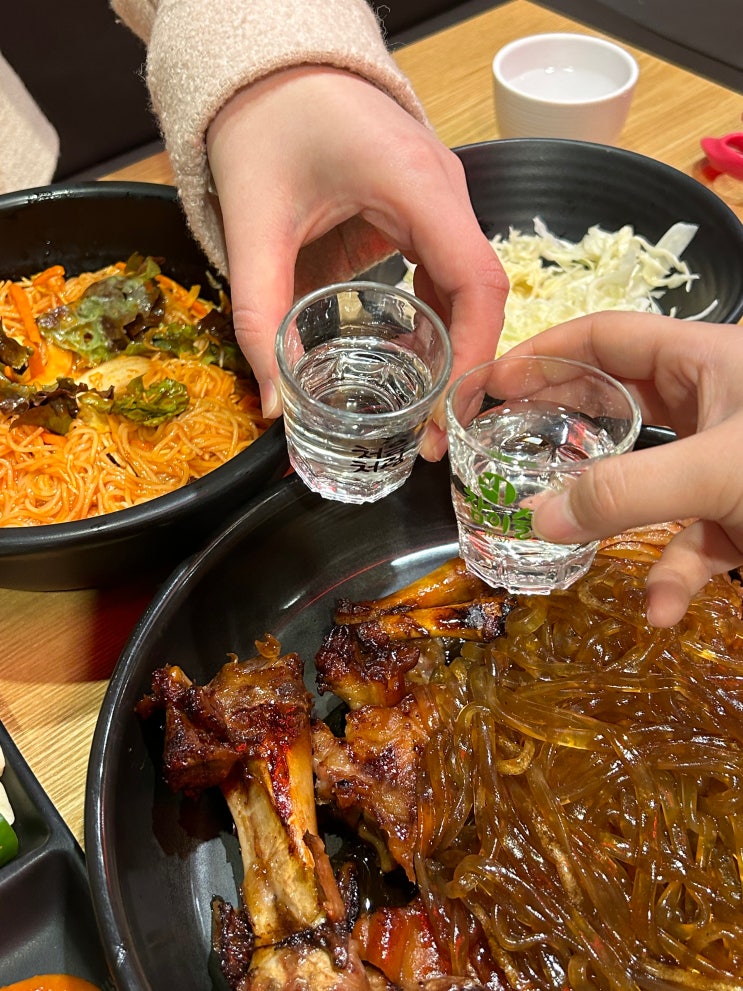  인계동 맛집 추천 마왕족발, 당면까지 함께 먹는 찐맛집