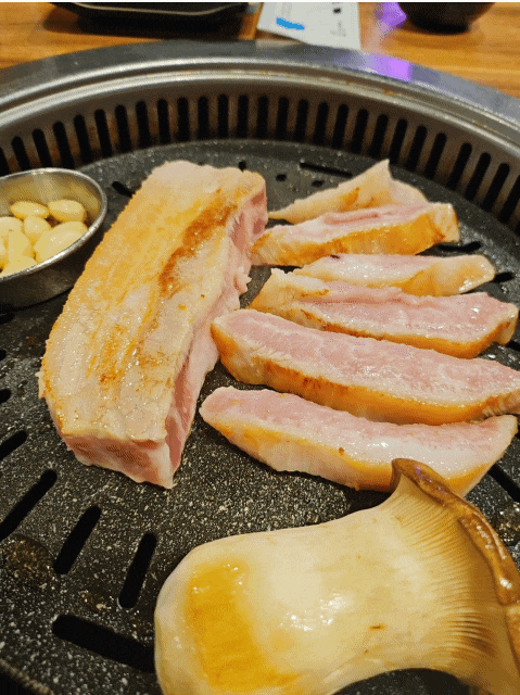  중곡동 고기집 '도톰' : 육즙팡팡 두툼한 숙성삽겹살 찐맛집
