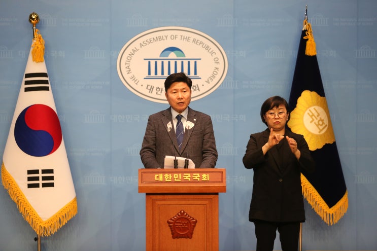 [<b>이종섭</b> 전 국방부장관의 주호주<b>대사</b> <b>귀국</b> 촉구 기자회견... 