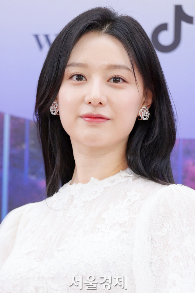  김지원 나이 배우 프로필 결혼 남자친구 가족 학력 고향 근황 리즈