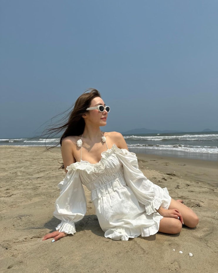 소녀시대 티파니, 순백의 청순미에 반전...인어공주 포즈 "예쁨" 소녀시대 티파니, 순백의 청순미에 반전...인어공주 포즈 "예쁨"