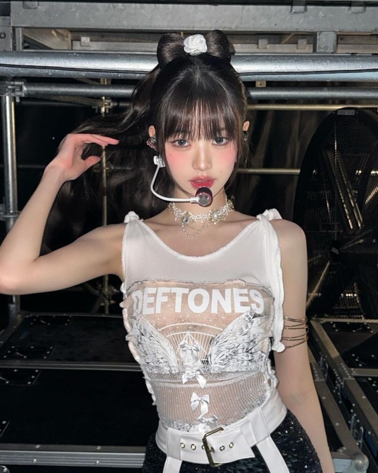 아이브 장원영, 놀라운 극세사 몸매...말하기 입 아픈 인형 미모 아이브 장원영, 놀라운 극세사 몸매...말하기 입 아픈 인형 미모